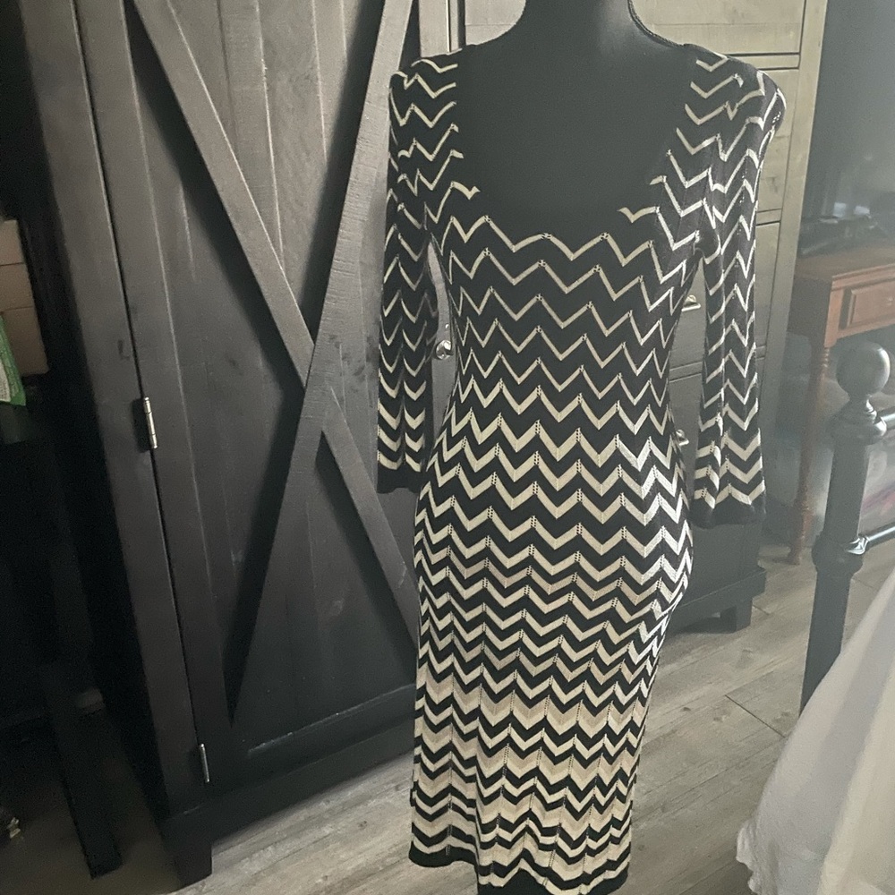 White House Black Market Long Sleeve Dress